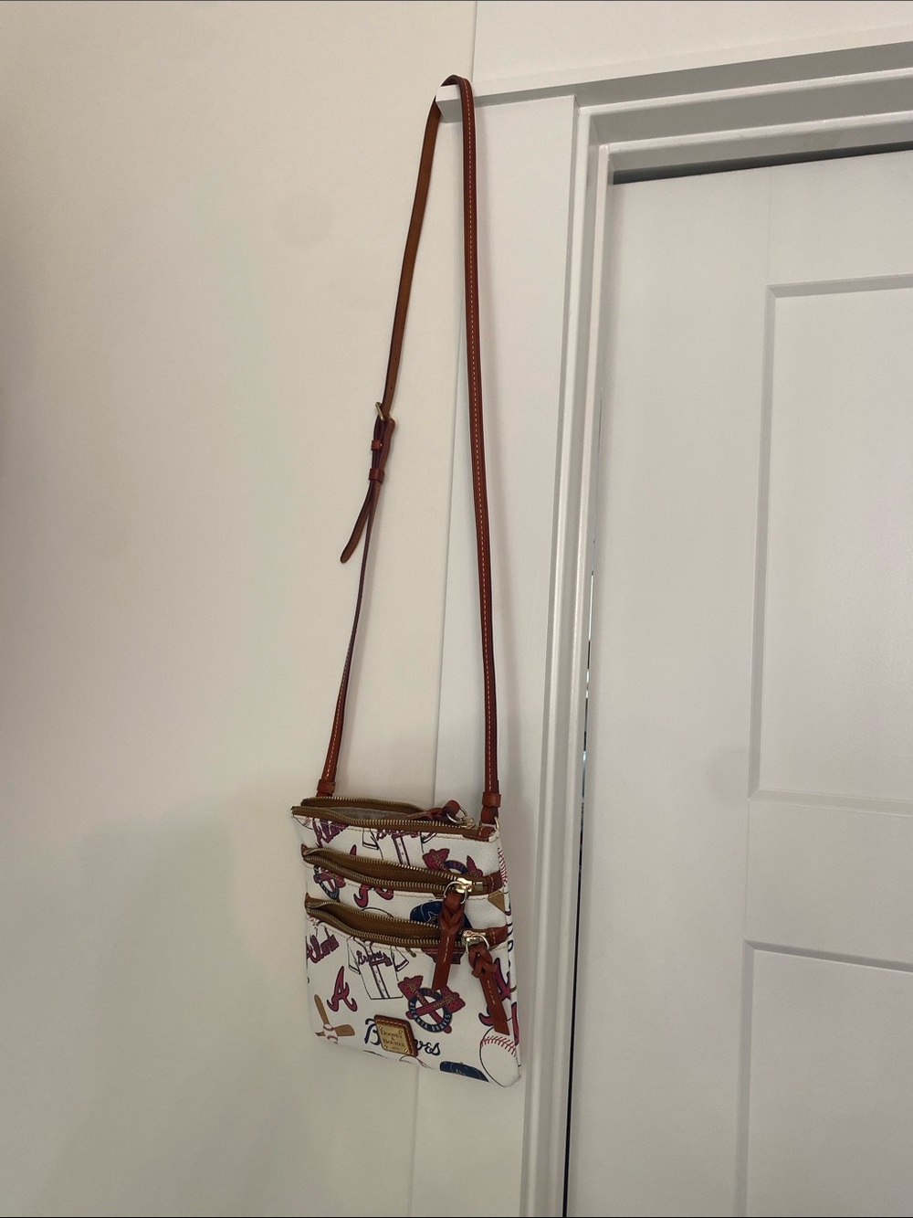 Dooney & Bourke White Atlanta Braves Print Crossbody with Brown Trim - Picture 7 of 8